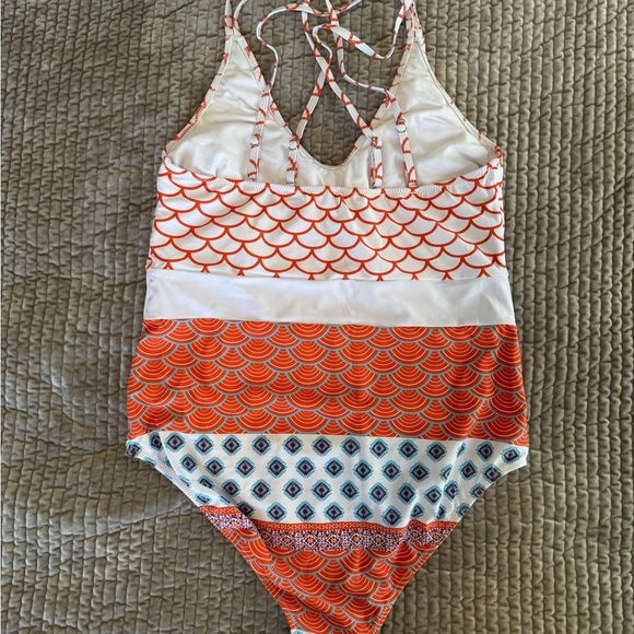 CUPSHE - one piece patterned suit - szXXL - Picture 4 of 5